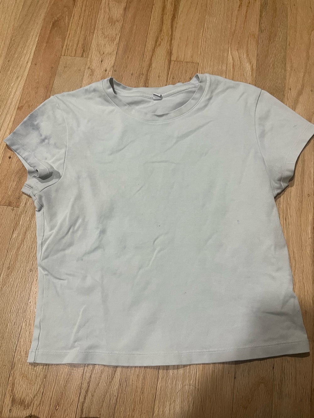 ivory uniqlo tee